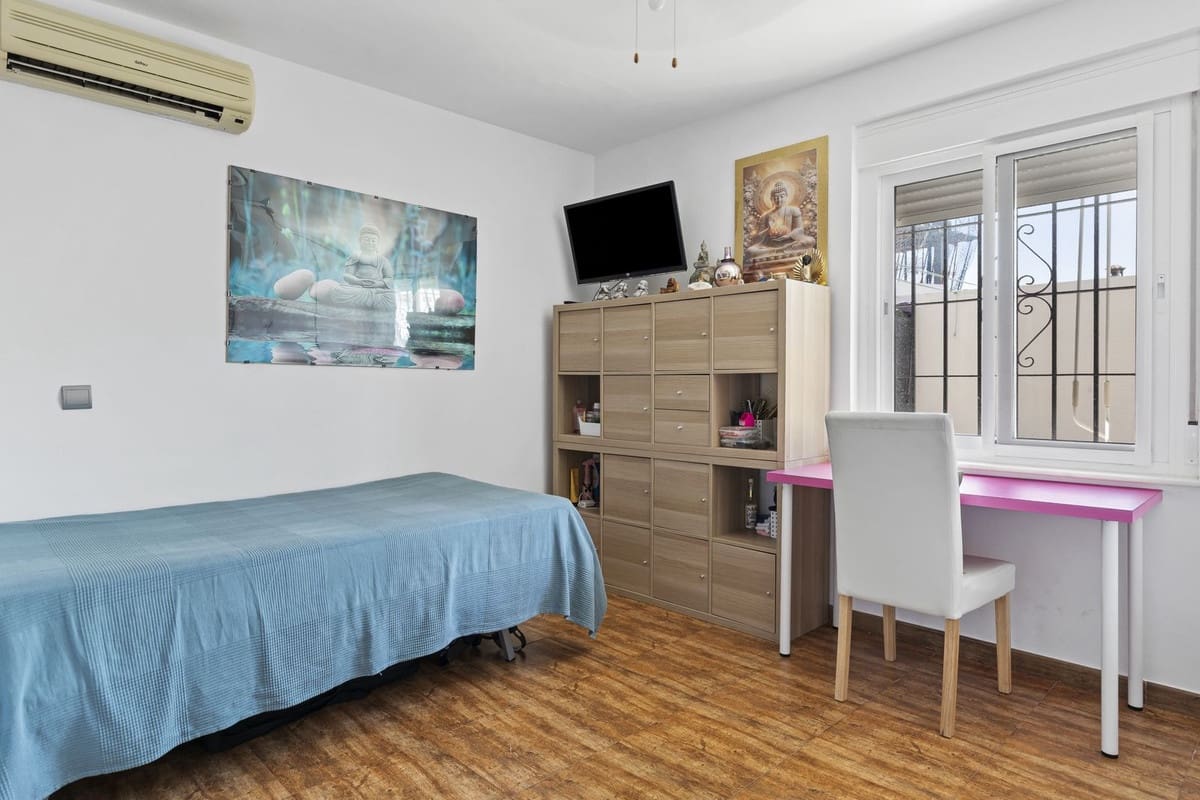4 sypialnia Willa na sprzedaż w Fuengirola - 555 000 € (Ref: 9823403)