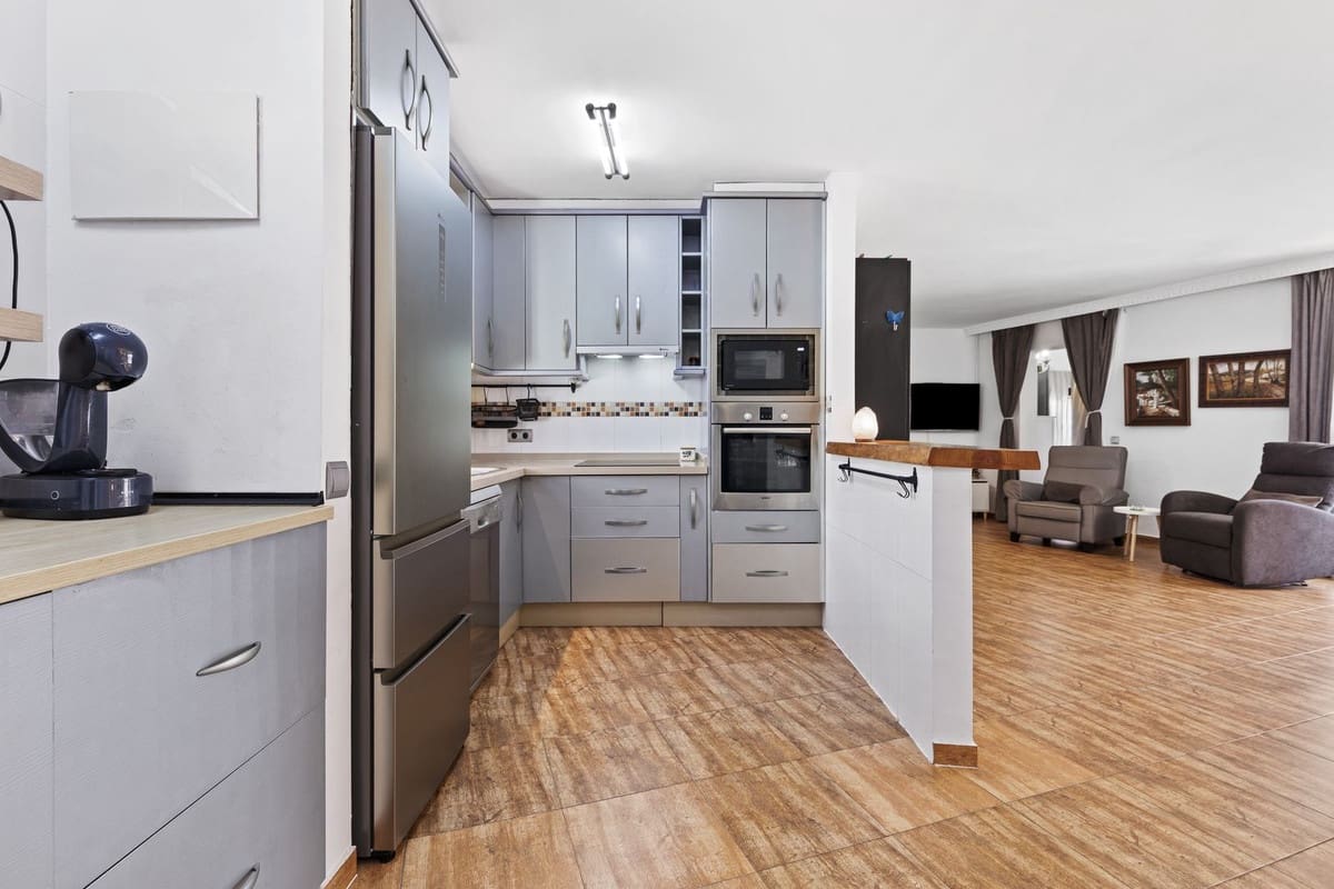 4 sypialnia Willa na sprzedaż w Fuengirola - 555 000 € (Ref: 9823403)
