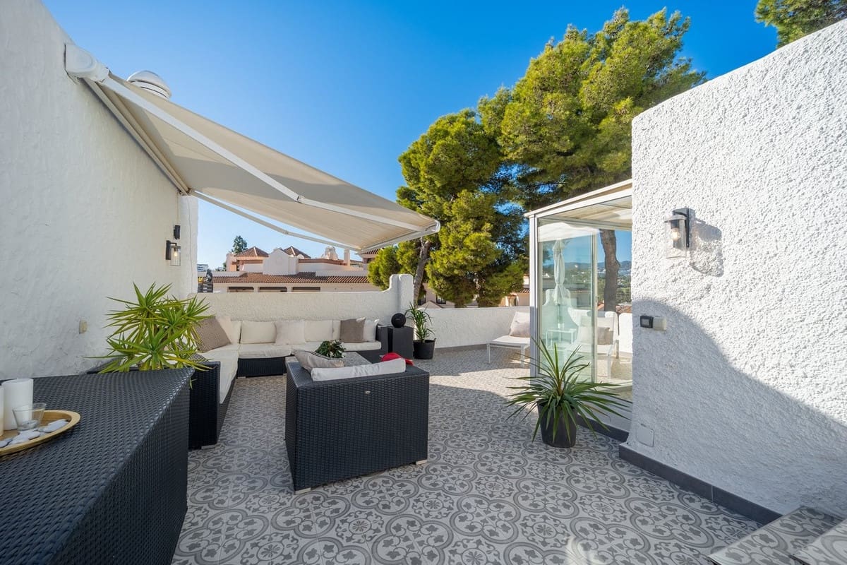 4 camera da letto Villetta Bifamiliare in vendita in Nueva Andalucia con piscina garage - 1.495.000 € (Rif: 9823405)