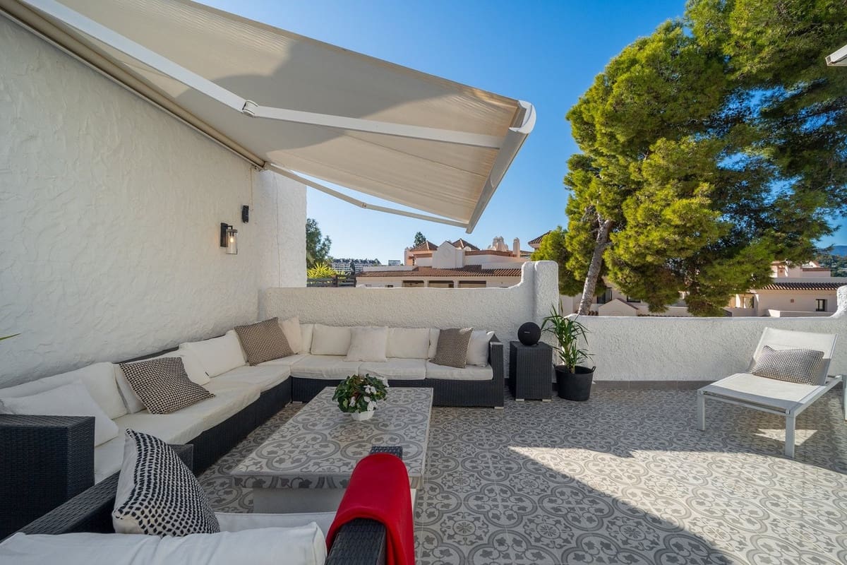 4 camera da letto Villetta Bifamiliare in vendita in Nueva Andalucia con piscina garage - 1.495.000 € (Rif: 9823405)