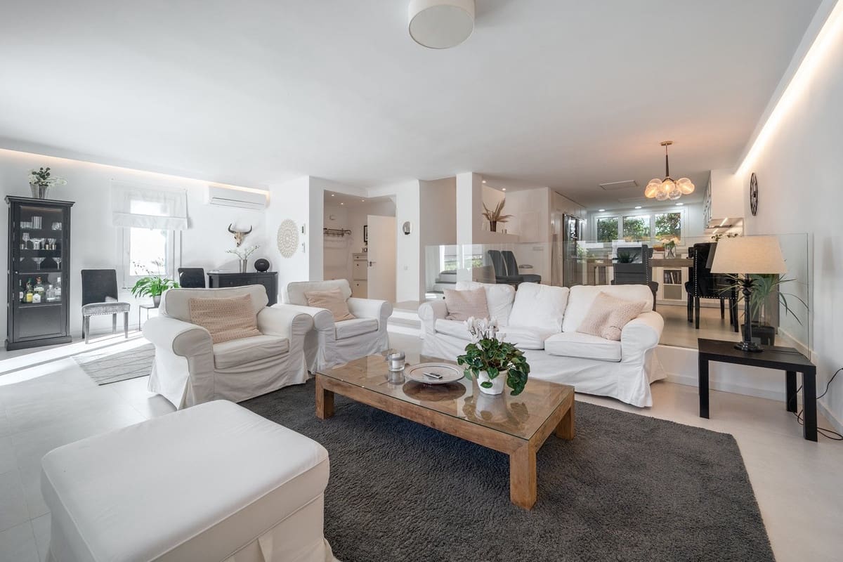 4 camera da letto Villetta Bifamiliare in vendita in Nueva Andalucia con piscina garage - 1.495.000 € (Rif: 9823405)