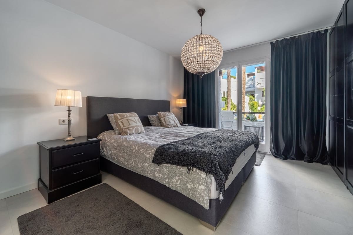 4 camera da letto Villetta Bifamiliare in vendita in Nueva Andalucia con piscina garage - 1.495.000 € (Rif: 9823405)