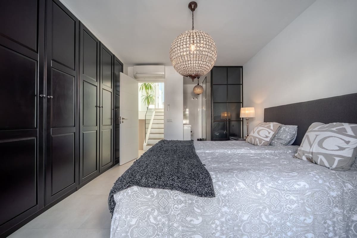 4 camera da letto Villetta Bifamiliare in vendita in Nueva Andalucia con piscina garage - 1.495.000 € (Rif: 9823405)