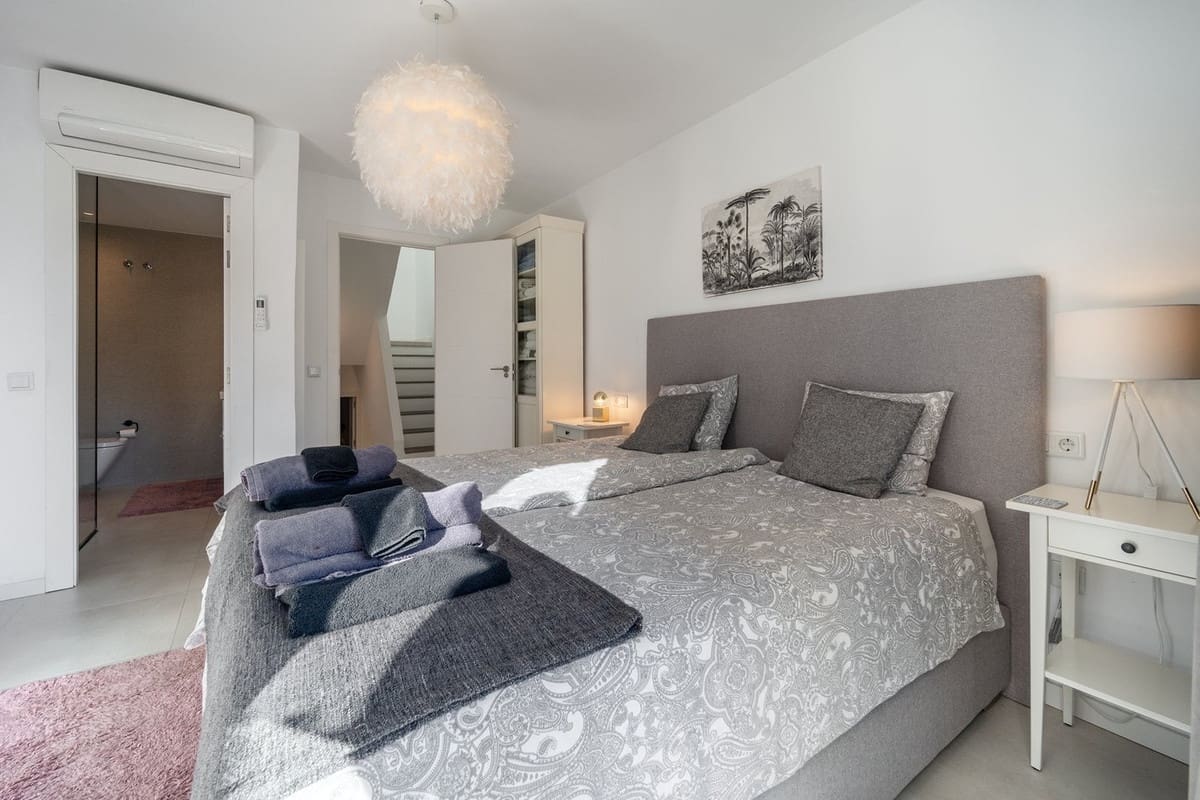 4 camera da letto Villetta Bifamiliare in vendita in Nueva Andalucia con piscina garage - 1.495.000 € (Rif: 9823405)