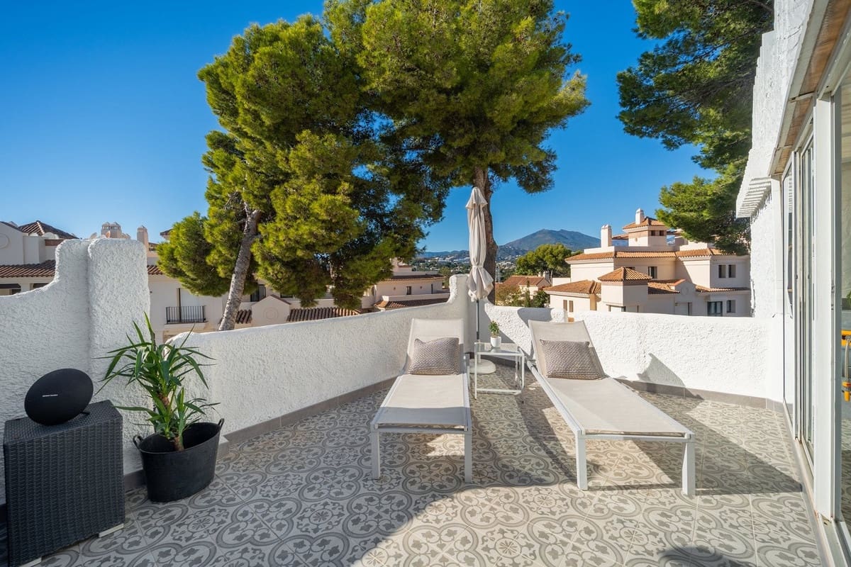 4 camera da letto Villetta Bifamiliare in vendita in Nueva Andalucia con piscina garage - 1.495.000 € (Rif: 9823405)