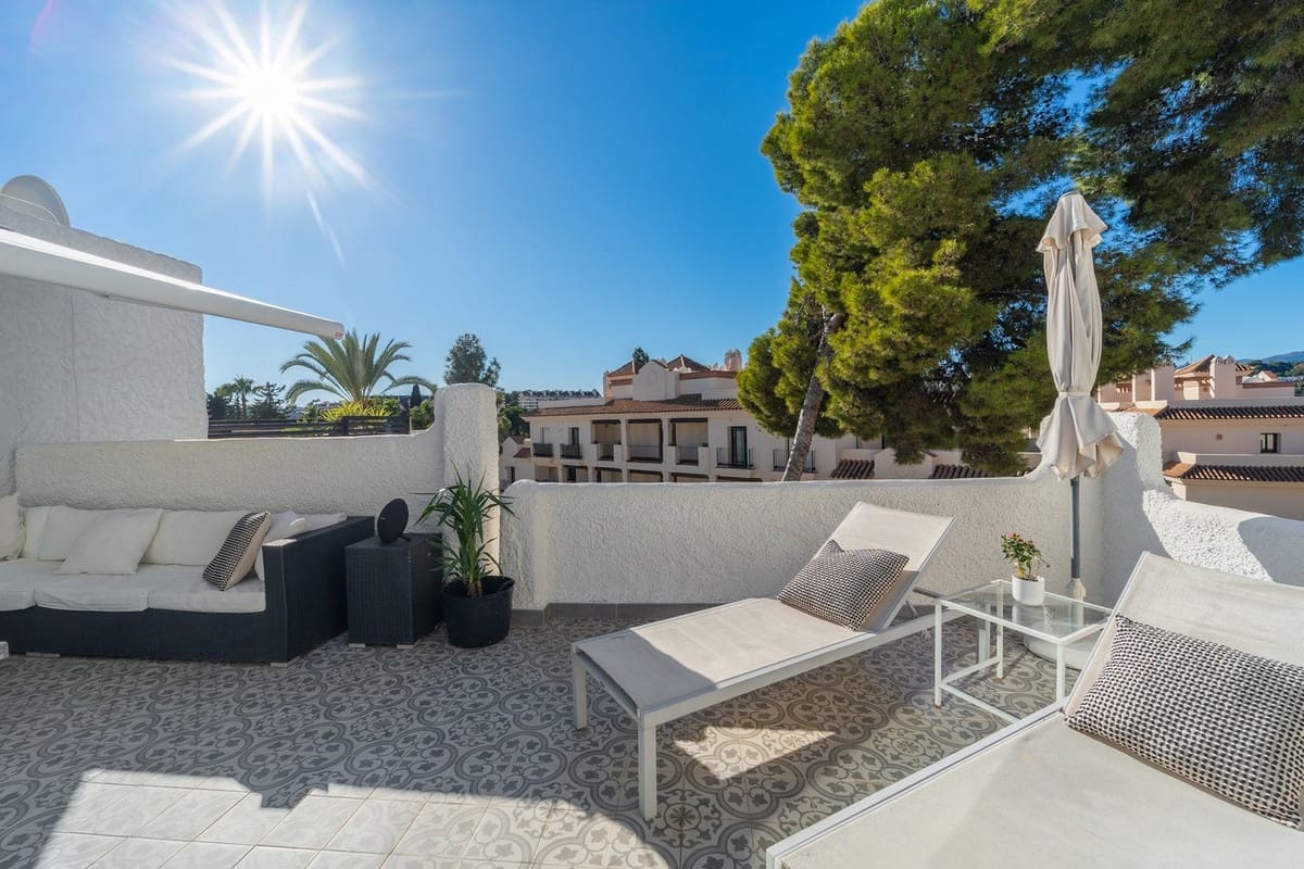 4 camera da letto Villetta Bifamiliare in vendita in Nueva Andalucia con piscina garage - 1.495.000 € (Rif: 9823405)