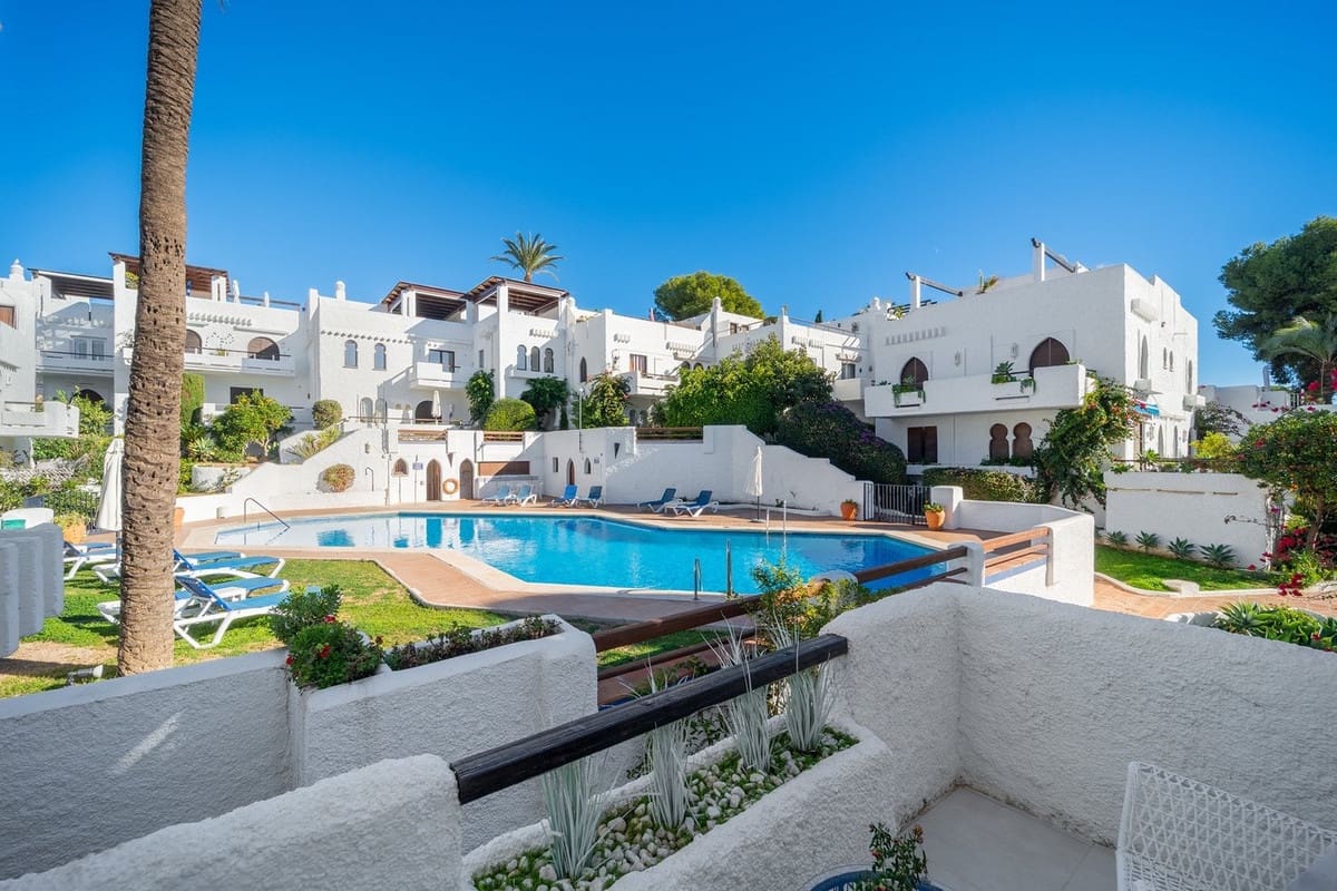 4 camera da letto Villetta Bifamiliare in vendita in Nueva Andalucia con piscina garage - 1.495.000 € (Rif: 9823405)