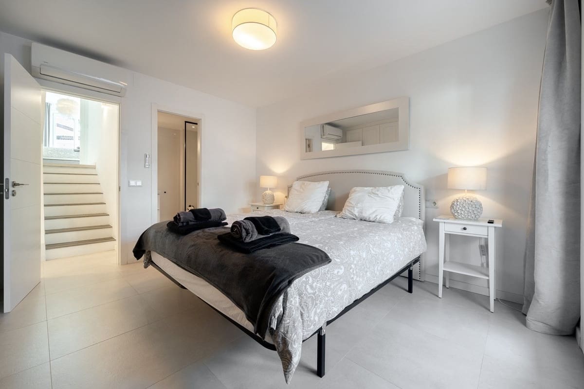 4 camera da letto Villetta Bifamiliare in vendita in Nueva Andalucia con piscina garage - 1.495.000 € (Rif: 9823405)