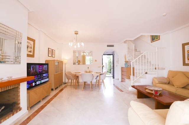 3 Zimmer Haus zu verkaufen in Cabopino, Marbella mit Pool - 569.000 € (Ref: 9823409)