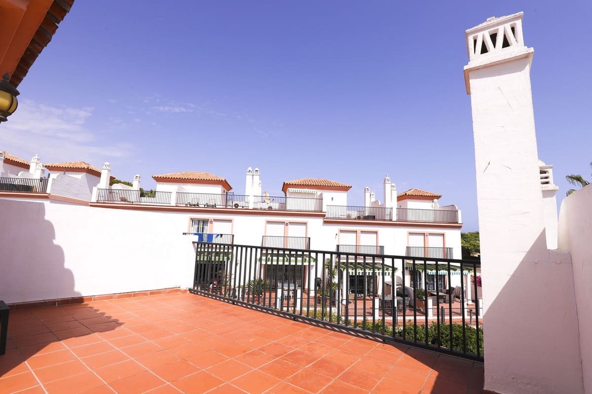 3 camera da letto Casa in vendita in Cabopino con piscina - 569.000 € (Rif: 9823409)