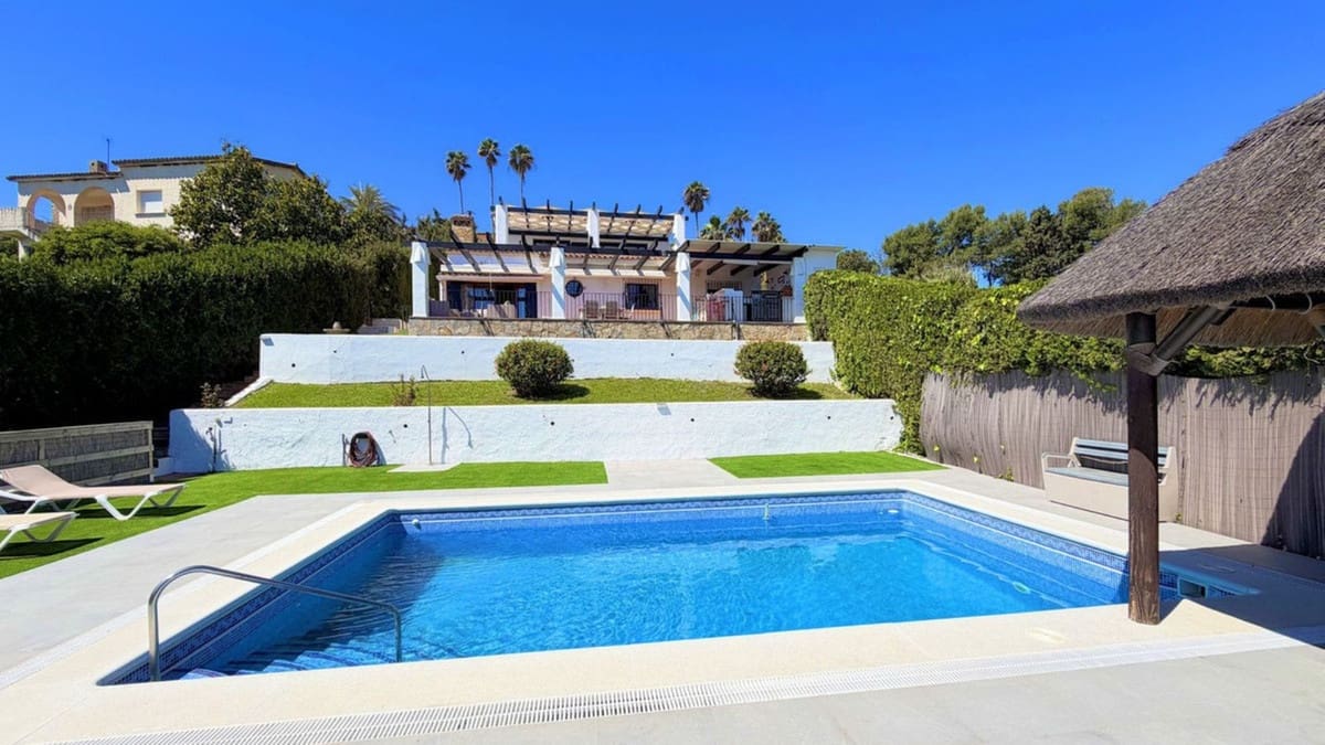 5 Zimmer Villa zu verkaufen in Buenas Noches mit Pool Garage - 1.500.000 € (Ref: 9823411)