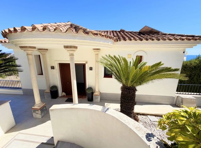 5 Zimmer Villa zu verkaufen in Buenas Noches, Estepona mit Pool Garage - 1.500.000 € (Ref: 9823411)