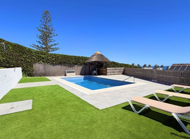 5 Zimmer Villa zu verkaufen in Buenas Noches, Estepona mit Pool Garage - 1.500.000 € (Ref: 9823411)