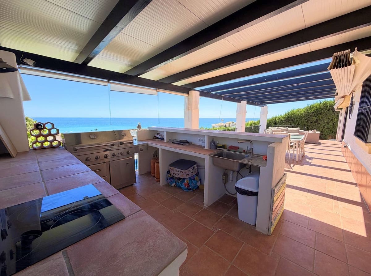 5 Zimmer Villa zu verkaufen in Buenas Noches mit Pool Garage - 1.500.000 € (Ref: 9823411)