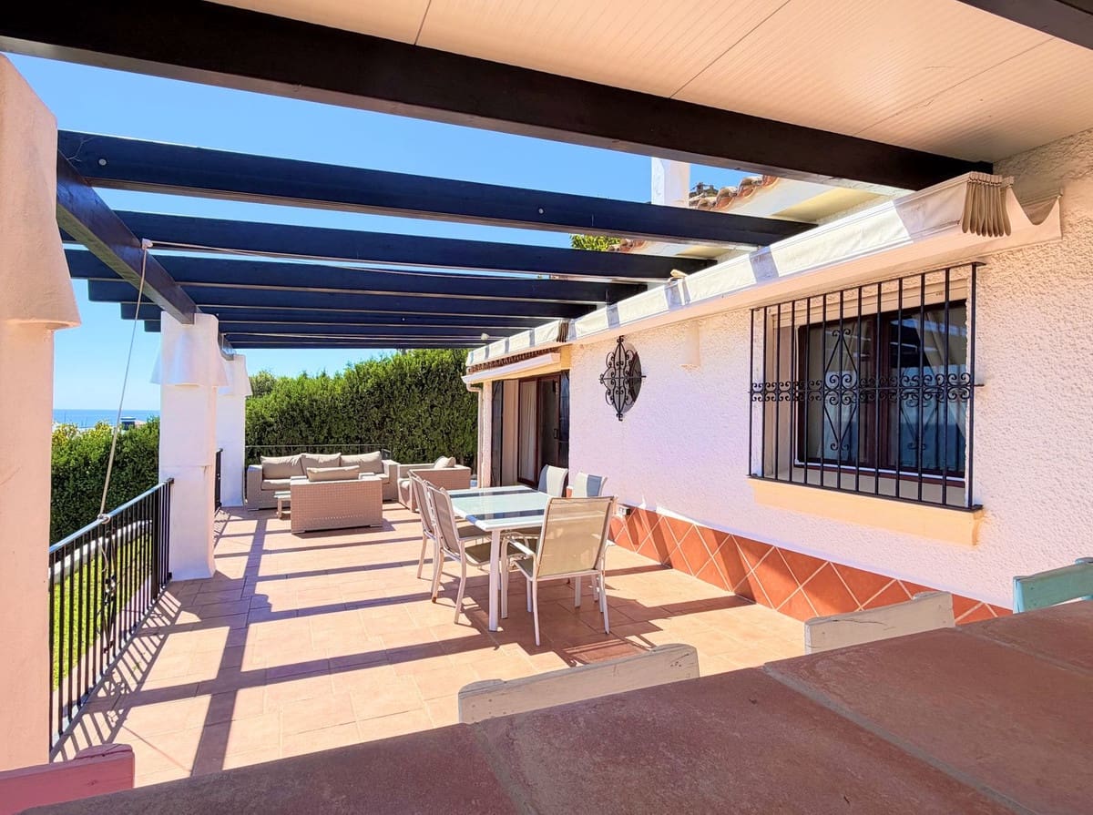 5 Zimmer Villa zu verkaufen in Buenas Noches mit Pool Garage - 1.500.000 € (Ref: 9823411)
