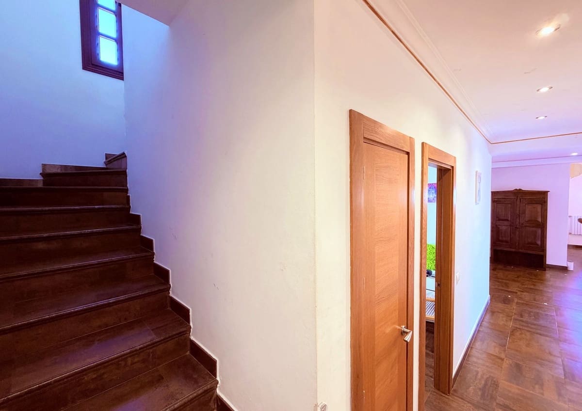 5 Zimmer Villa zu verkaufen in Buenas Noches mit Pool Garage - 1.500.000 € (Ref: 9823411)