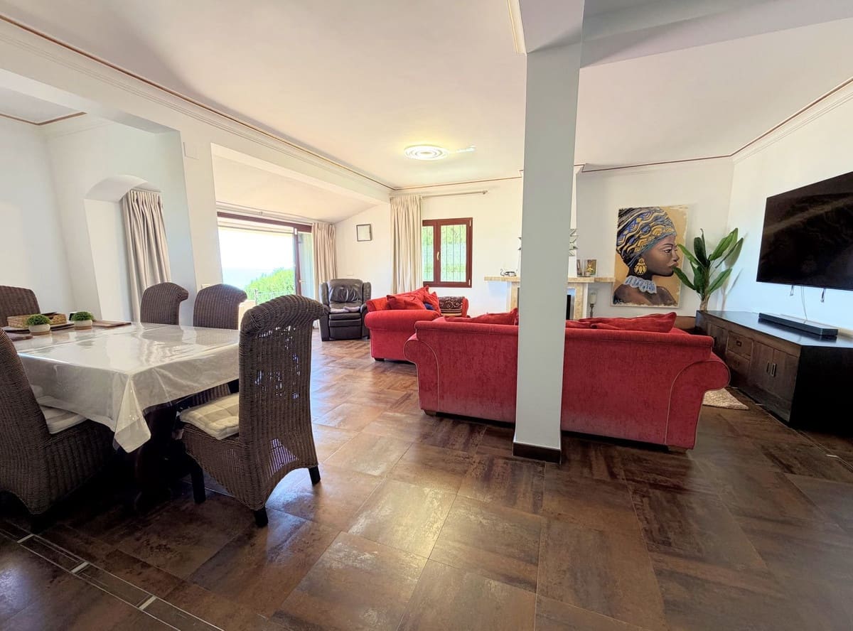 5 Zimmer Villa zu verkaufen in Buenas Noches mit Pool Garage - 1.500.000 € (Ref: 9823411)