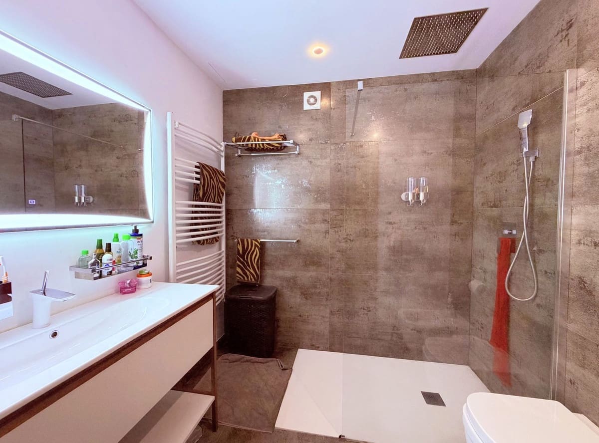 5 Zimmer Villa zu verkaufen in Buenas Noches mit Pool Garage - 1.500.000 € (Ref: 9823411)