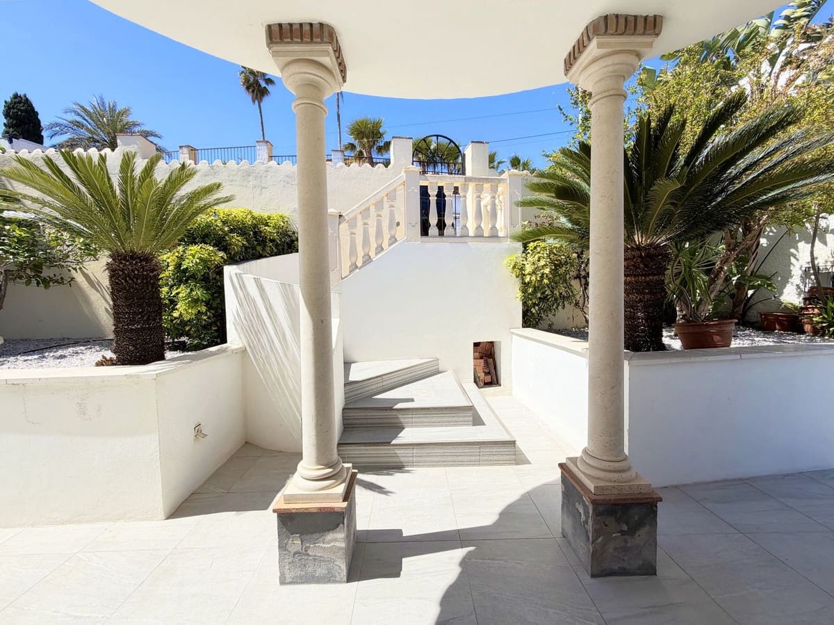 5 Zimmer Villa zu verkaufen in Buenas Noches mit Pool Garage - 1.500.000 € (Ref: 9823411)