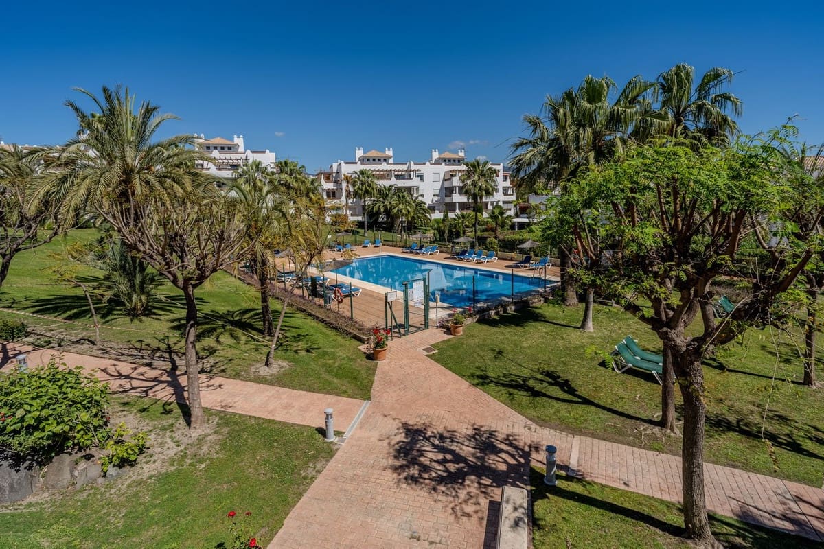3 bedroom Semi-detached Villa for sale in New Golden Mile with pool garage - € 550,000 (Ref: 9823413)