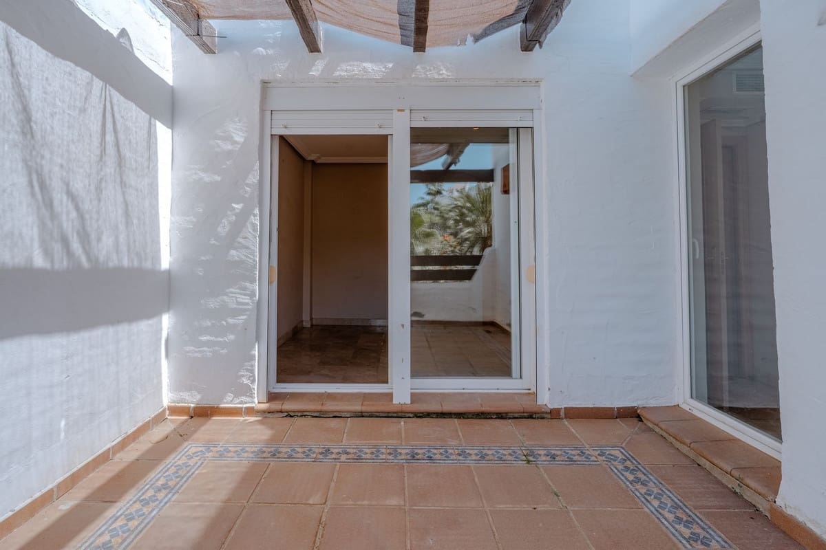 3 bedroom Semi-detached Villa for sale in New Golden Mile with pool garage - € 550,000 (Ref: 9823413)
