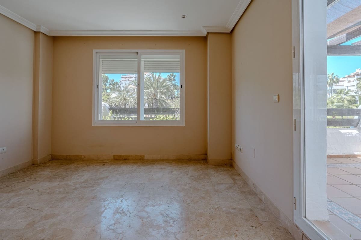 3 bedroom Semi-detached Villa for sale in New Golden Mile with pool garage - € 550,000 (Ref: 9823413)