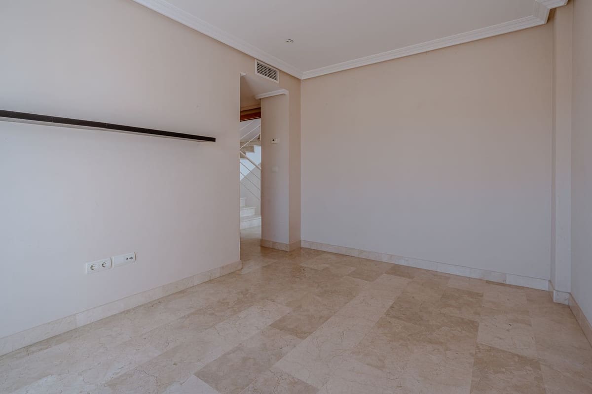 3 bedroom Semi-detached Villa for sale in New Golden Mile with pool garage - € 550,000 (Ref: 9823413)