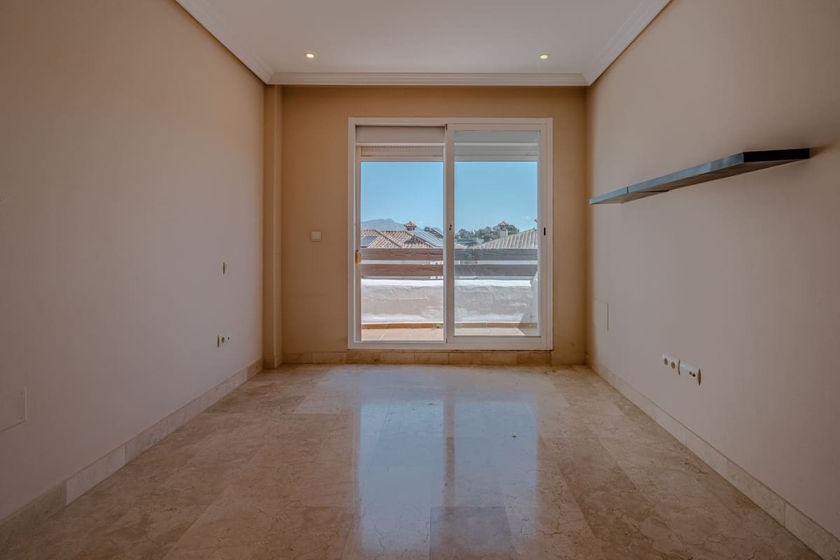 3 bedroom Semi-detached Villa for sale in New Golden Mile with pool garage - € 550,000 (Ref: 9823413)