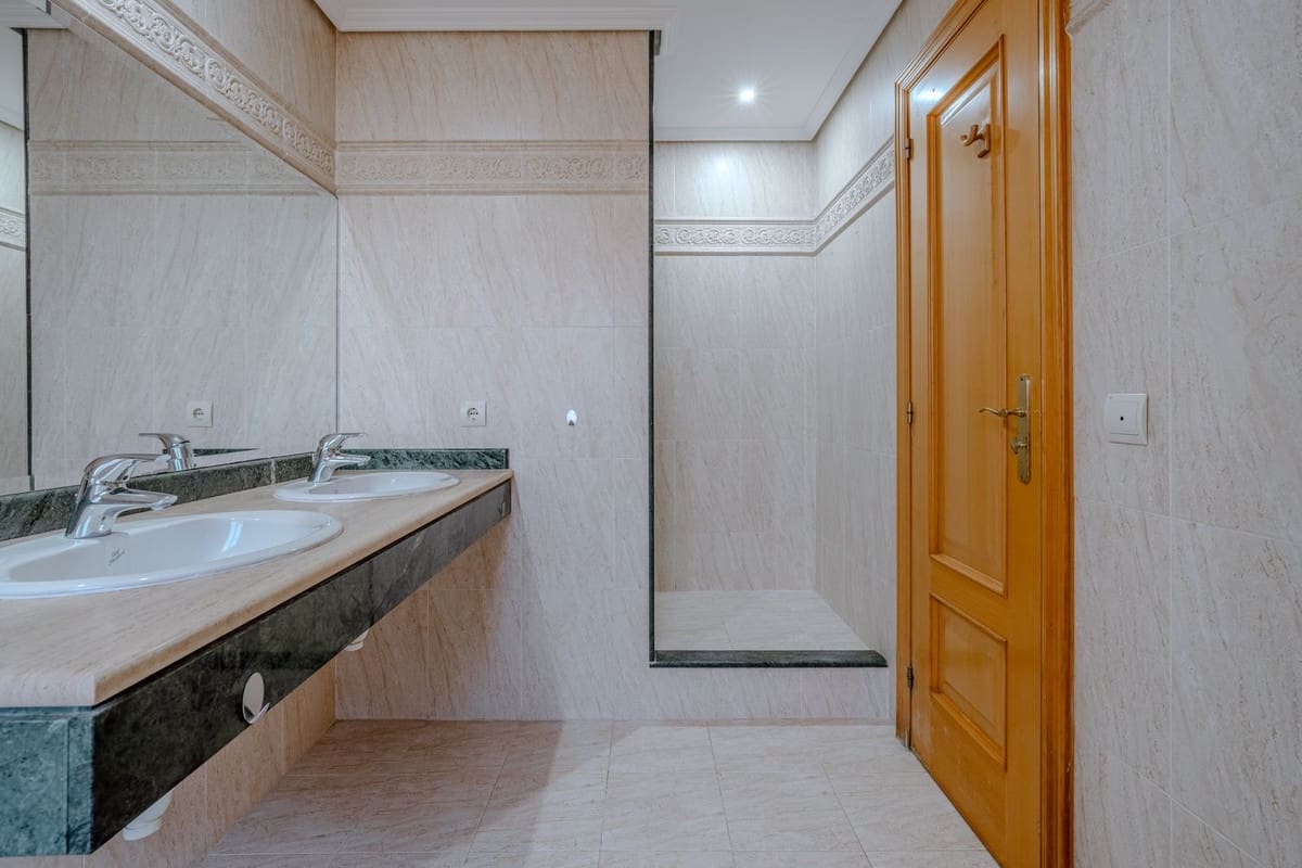 3 bedroom Semi-detached Villa for sale in New Golden Mile with pool garage - € 550,000 (Ref: 9823413)