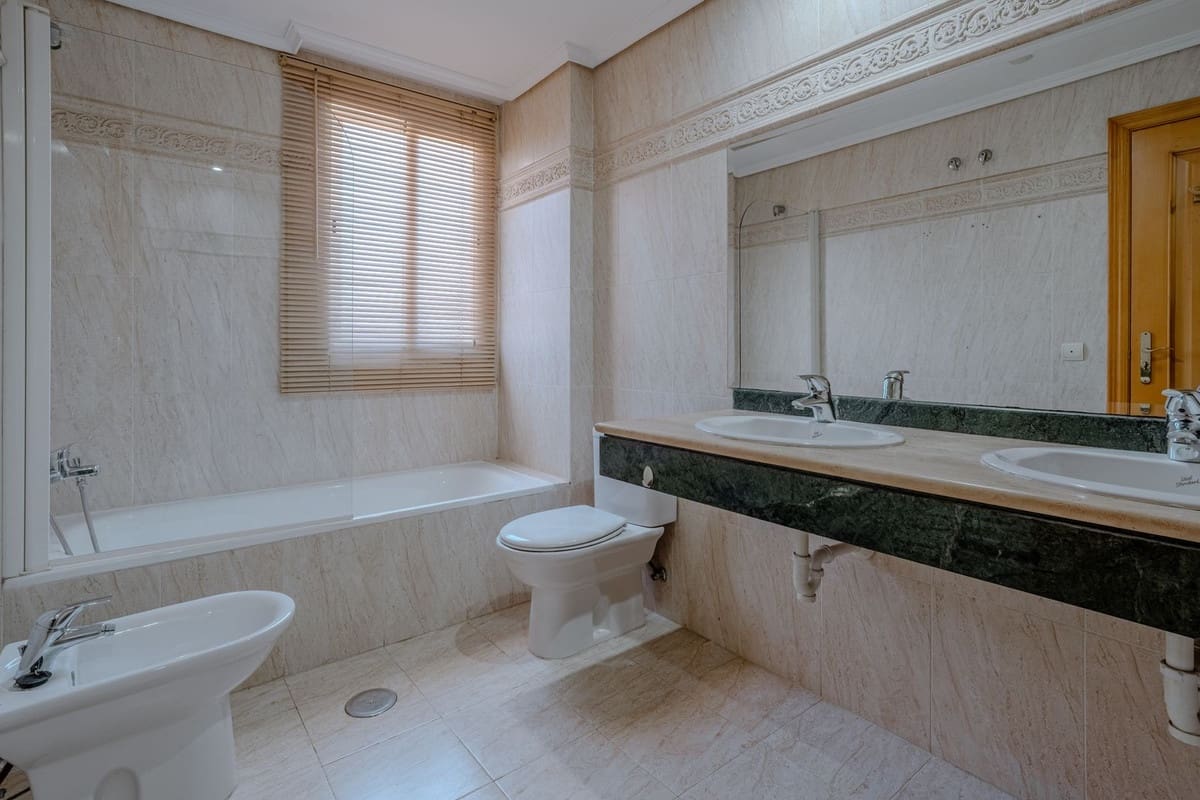 3 bedroom Semi-detached Villa for sale in New Golden Mile with pool garage - € 550,000 (Ref: 9823413)