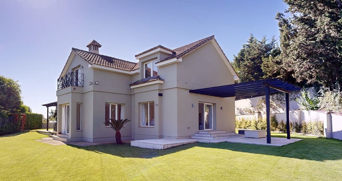 6 Zimmer Villa zu verkaufen in Sotogrande mit Pool - 1.550.000 € (Ref: 9823414)