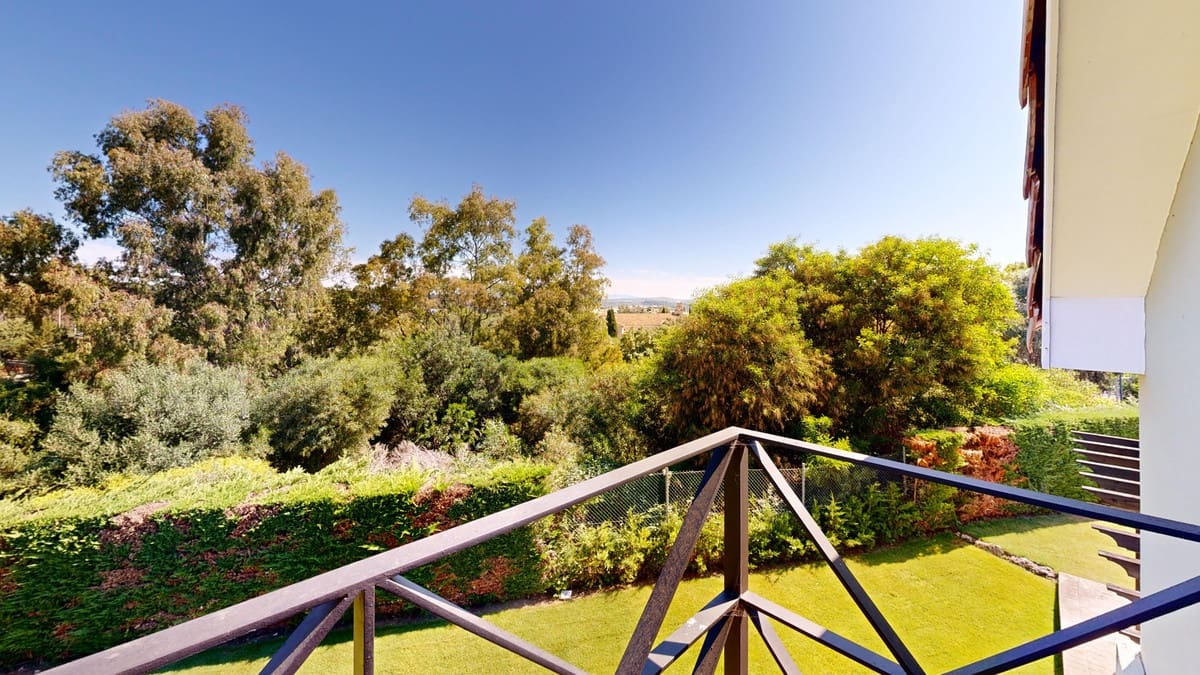 6 Zimmer Villa zu verkaufen in Sotogrande mit Pool - 1.550.000 € (Ref: 9823414)