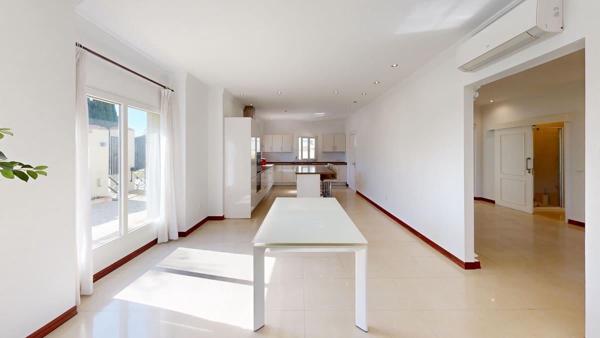 6 Zimmer Villa zu verkaufen in Sotogrande mit Pool - 1.550.000 € (Ref: 9823414)