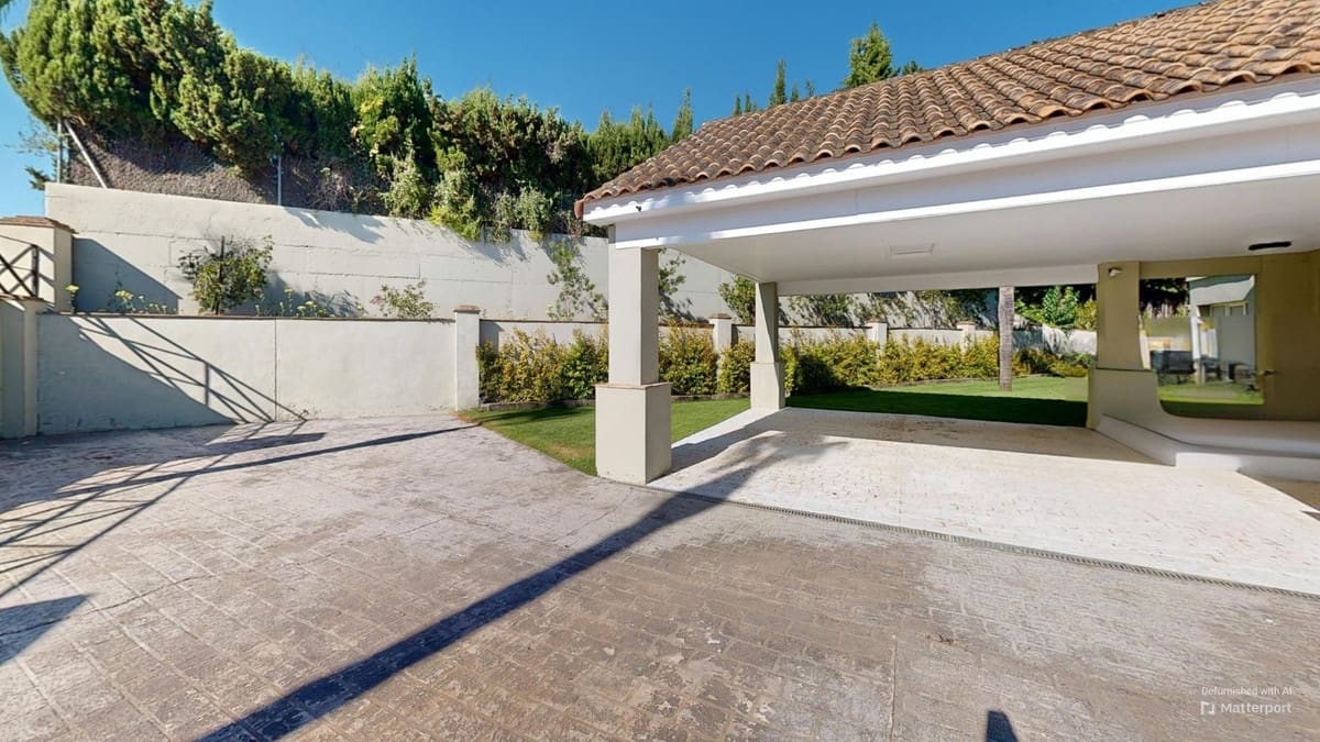 6 Zimmer Villa zu verkaufen in Sotogrande mit Pool - 1.550.000 € (Ref: 9823414)
