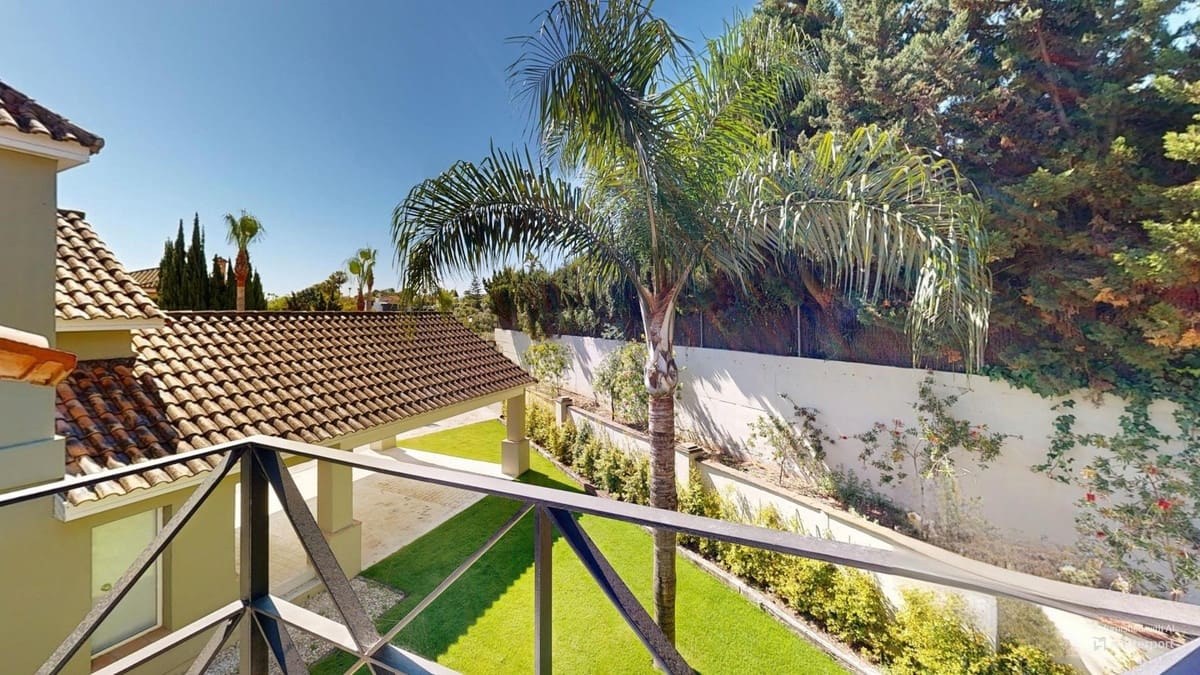 6 Zimmer Villa zu verkaufen in Sotogrande mit Pool - 1.550.000 € (Ref: 9823414)