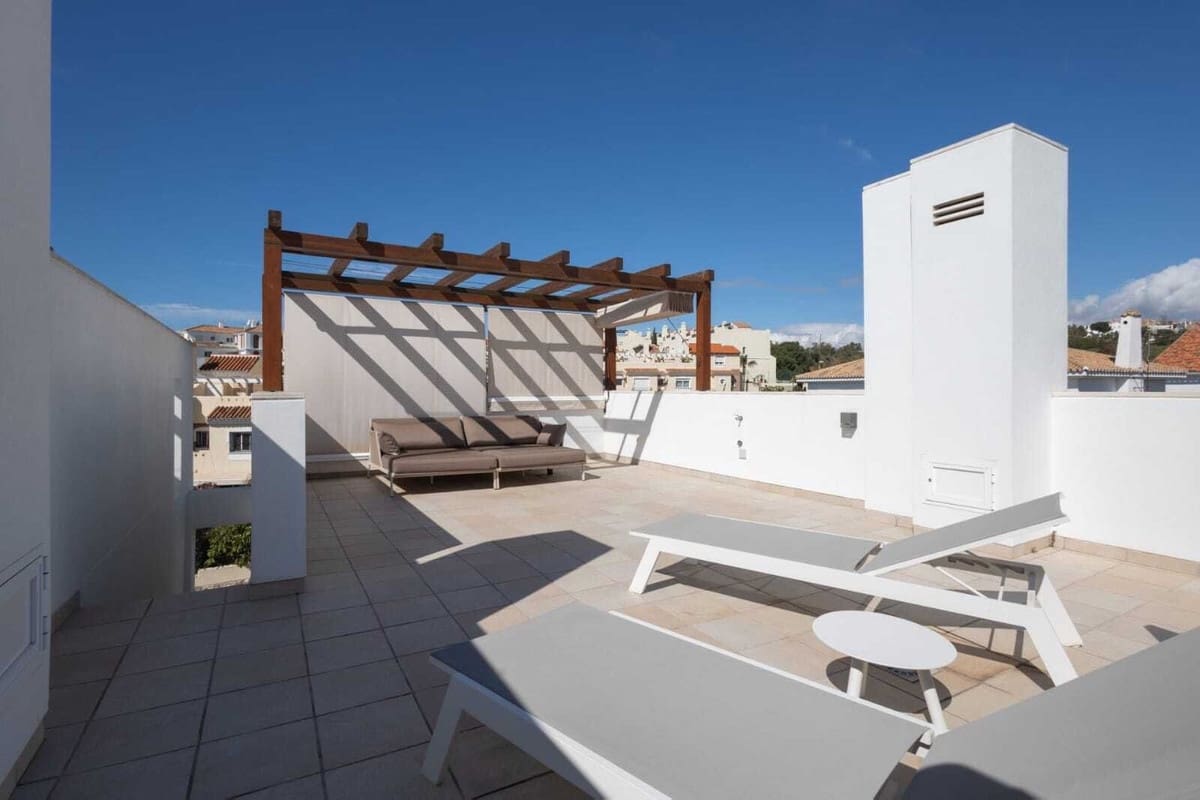4 slaapkamer Halfvrijstaande villa te koop in Calahonda met zwembad garage - € 775.000 (Ref: 9823417)