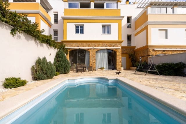 4 makuuhuone Omakotitalo myytävänä paikassa Calahonda, Mijas mukana uima-altaan - 689 000 € (Ref: 9823419)