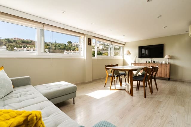 4 makuuhuone Omakotitalo myytävänä paikassa Calahonda, Mijas mukana uima-altaan - 689 000 € (Ref: 9823419)