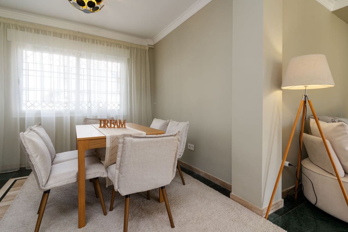 4 makuuhuone Omakotitalo myytävänä paikassa Calahonda mukana uima-altaan - 689 000 € (Ref: 9823419)