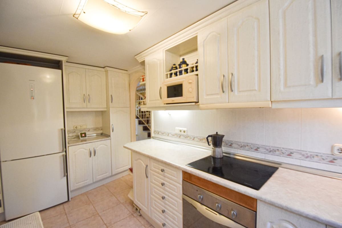 5 bedroom Townhouse for sale in Cabopino with pool - € 943,000 (Ref: 9823420)