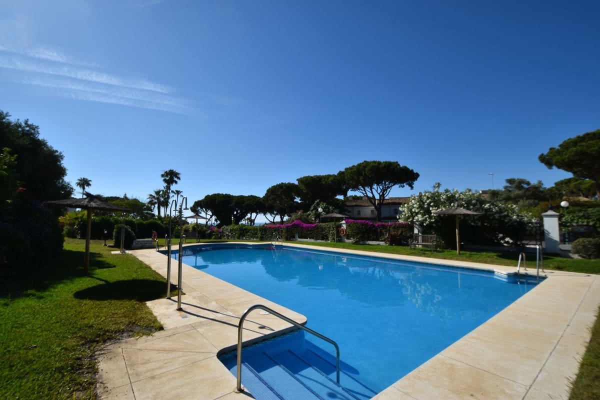 5 bedroom Townhouse for sale in Cabopino with pool - € 943,000 (Ref: 9823420)