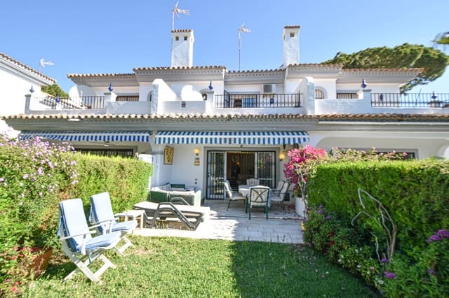 5 soveværelse Byhus til salg i Cabopino, Marbella med swimmingpool - € 943.000 (Ref: 9823420)