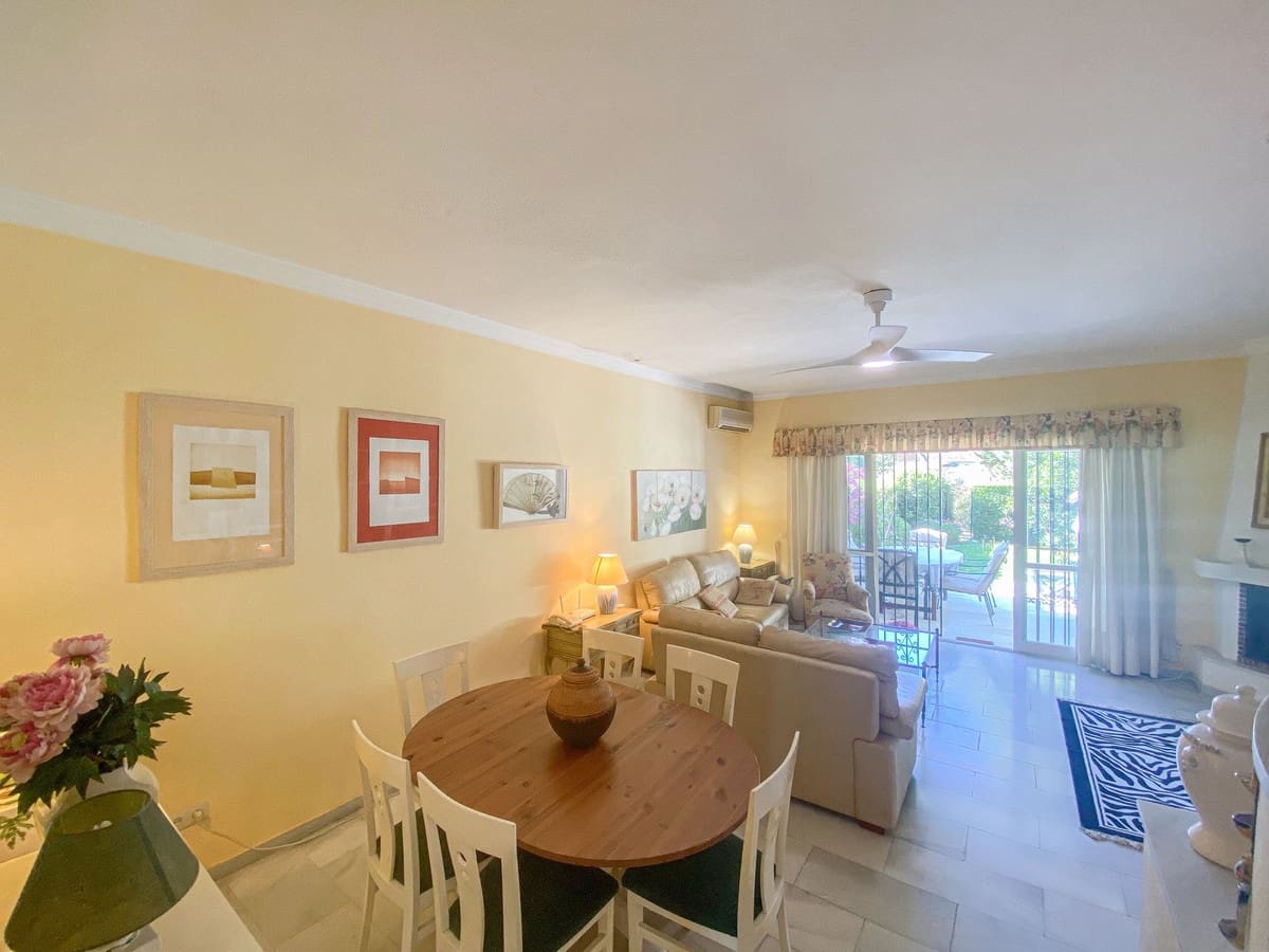 5 bedroom Townhouse for sale in Cabopino with pool - € 943,000 (Ref: 9823420)