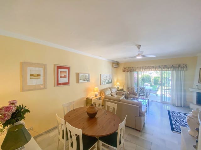 5 soveværelse Byhus til salg i Cabopino, Marbella med swimmingpool - € 943.000 (Ref: 9823420)
