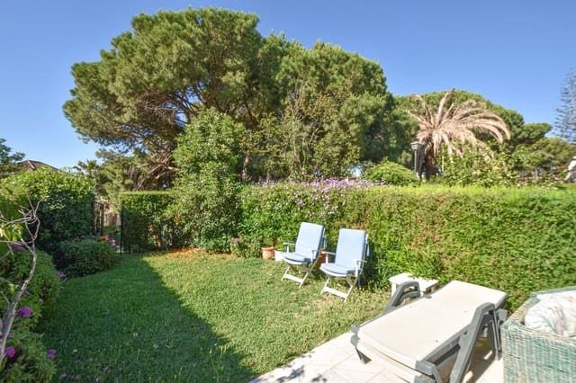 5 soveværelse Byhus til salg i Cabopino, Marbella med swimmingpool - € 943.000 (Ref: 9823420)