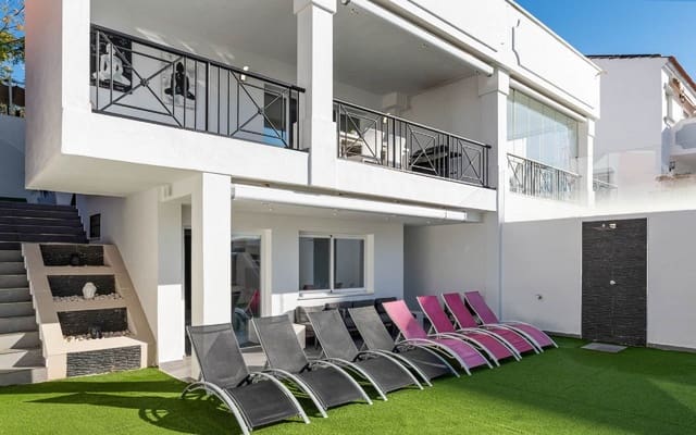 6 sovrum Semi-fristående Villa till salu i Marbella med pool garage - 1 200 000 € (Ref: 9823421)