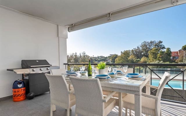6 sovrum Semi-fristående Villa till salu i Marbella med pool garage - 1 200 000 € (Ref: 9823421)