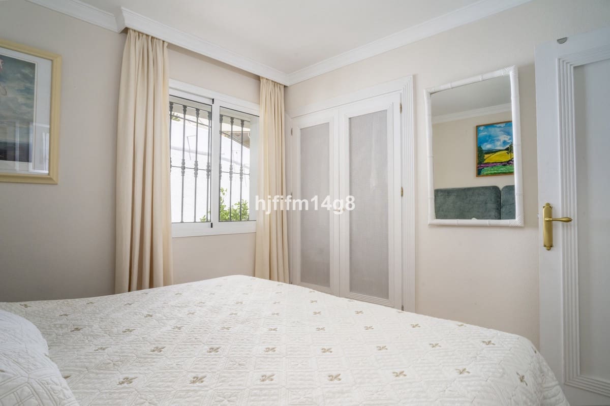3 slaapkamer Huis te koop in Nueva Andalucia met zwembad - € 995.000 (Ref: 9823422)