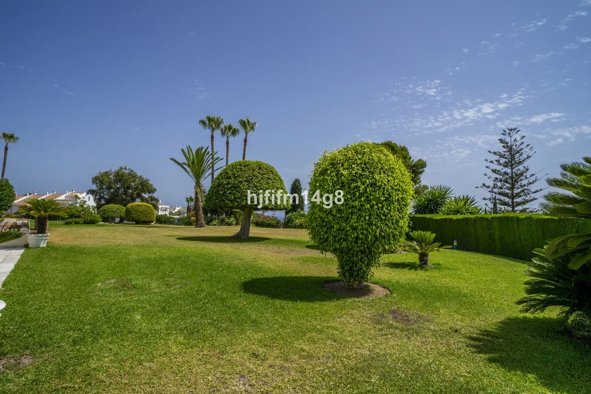 3 slaapkamer Huis te koop in Nueva Andalucia met zwembad - € 995.000 (Ref: 9823422)