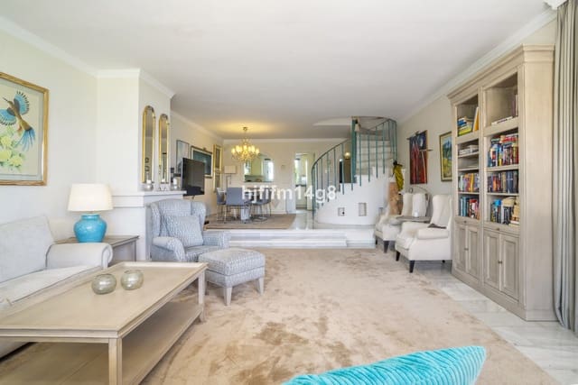 3 chambre Maison de Ville à vendre à La Dama de Noche - La Alzambra, Marbella avec piscine - 995 000 € (Ref: 9823422)
